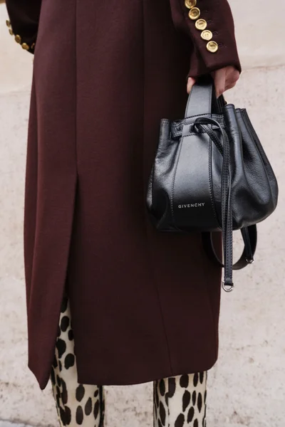 Look 16